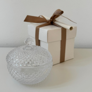 vasetto in vetro con coperchio con scatola e pergamena abeo