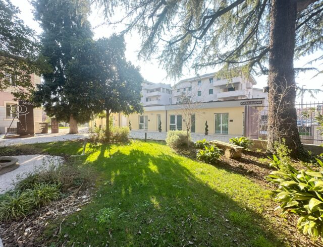 giardino di casa elena