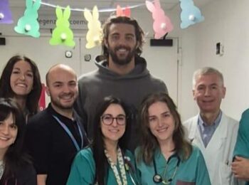Thomas Ceccon e il personale di Reparto