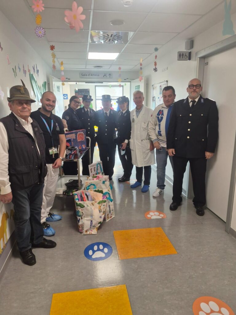 Rappresentanza AVIS Polizia Penitenziaria in Reparto con ABEO e il Direttore del Reparto Dott. Simone Cesaro